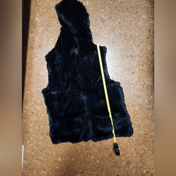 Knitted Rabbit Fur Vest with Hood - Picture 4 of 5